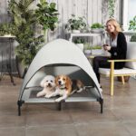 PawHut Hundeliege Outdoor 106x76x99cm mit abnehmbarem Dach – Erhöhtes Haustierbett für grosse Hunde – Bild 8