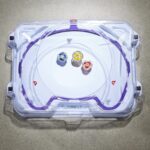 Beyblade X BX-32 Wide Beystadium – Kampfarena für 3 Spieler mit X-Celerator System – Bild 2