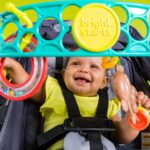Bright Starts Flex 'n Go Spielbogen – Aktivitätsbügel für Kinderwagen & Babytragen – Bild 5