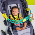 Bright Starts Flex 'n Go Spielbogen – Aktivitätsbügel für Kinderwagen & Babytragen – Bild 4