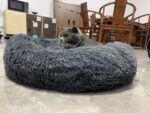 TOHDNC Rundes Haustierbett 60 cm – Flauschiges Plüsch Donut Katzenbett für Katzen & Hunde – Bild 6