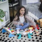 Baby Einstein Together in Tune Gitarre – Kabellose Magic Touch Holzgitarre für Kleinkinder ab 12 Monaten – Bild 10