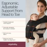 Ergobaby Embrace Babytrage 0–12 Monate – Ergonomische 2-Positionen-Trage Pure Black – Bild 4