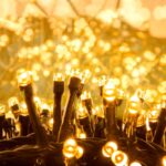 Quntis 50m LED-Lichterkette 2000er warmweiss – IP44 Aussenbeleuchtung mit 8 Modi für Innen & Aussen