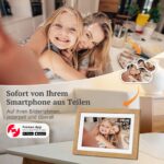 Frameo Digitaler Bilderrahmen 10.1 Zoll Eichenholz WLAN mit 32GB – Fotos teilen per App – Bild 4