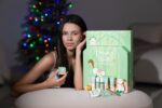 Accentra DREAMY WINTER Adventskalender für Mädchen – 24 Pflegeprodukte in grüner Box – Bild 2