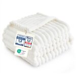 BEDSURE Kuscheldecke 150x200 cm Wollweiß – Premium Fleecedecke mit Streifenmuster für Sofa & Bett