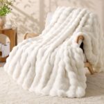 BEDELITE Bubble Kuscheldecke 150x200 cm Kaninchenfellimitat – Premium Wohndecke 870GSM