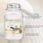 Yankee Candle Vanilla Duftkerze groß – 150 Std. Brenndauer im Glas – Bild 6