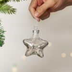 DN DECONATION Weihnachtskugeln Set – 4 Glassterne Silber mit Crackle-Optik – Bild 5