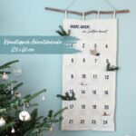 Papierdrachen Adventskalender 2026 – Bestickter Wandteppich 120x60 cm mit 24 Stoffbeutel – Bild 3