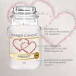Yankee Candle Snow In Love grosse Duftkerze – 150 Stunden Brenndauer im Glas – Bild 6
