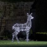 Lights4fun 130cm Harlow LED Rattan Rentier – Timer-Weihnachtsfigur für Aussen & Innen – Bild 3