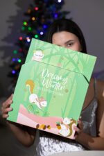 Accentra DREAMY WINTER Adventskalender für Mädchen – 24 Pflegeprodukte in grüner Box – Bild 10