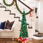 5FT Pop-up Weihnachtsbaum mit LED-Beleuchtung & 30 Weihnachtskugeln – Faltbar für schnelle Montage – Bild 4