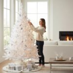 Künstlicher Weihnachtsbaum 180 cm weiss mit Metallständer – Klappbar & Schneetanne – Bild 2