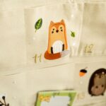 Papierdrachen Adventskalender 2026 Waldtiere – Bestickter Wandkalender 120x60 cm, wiederverwendbar – Bild 5