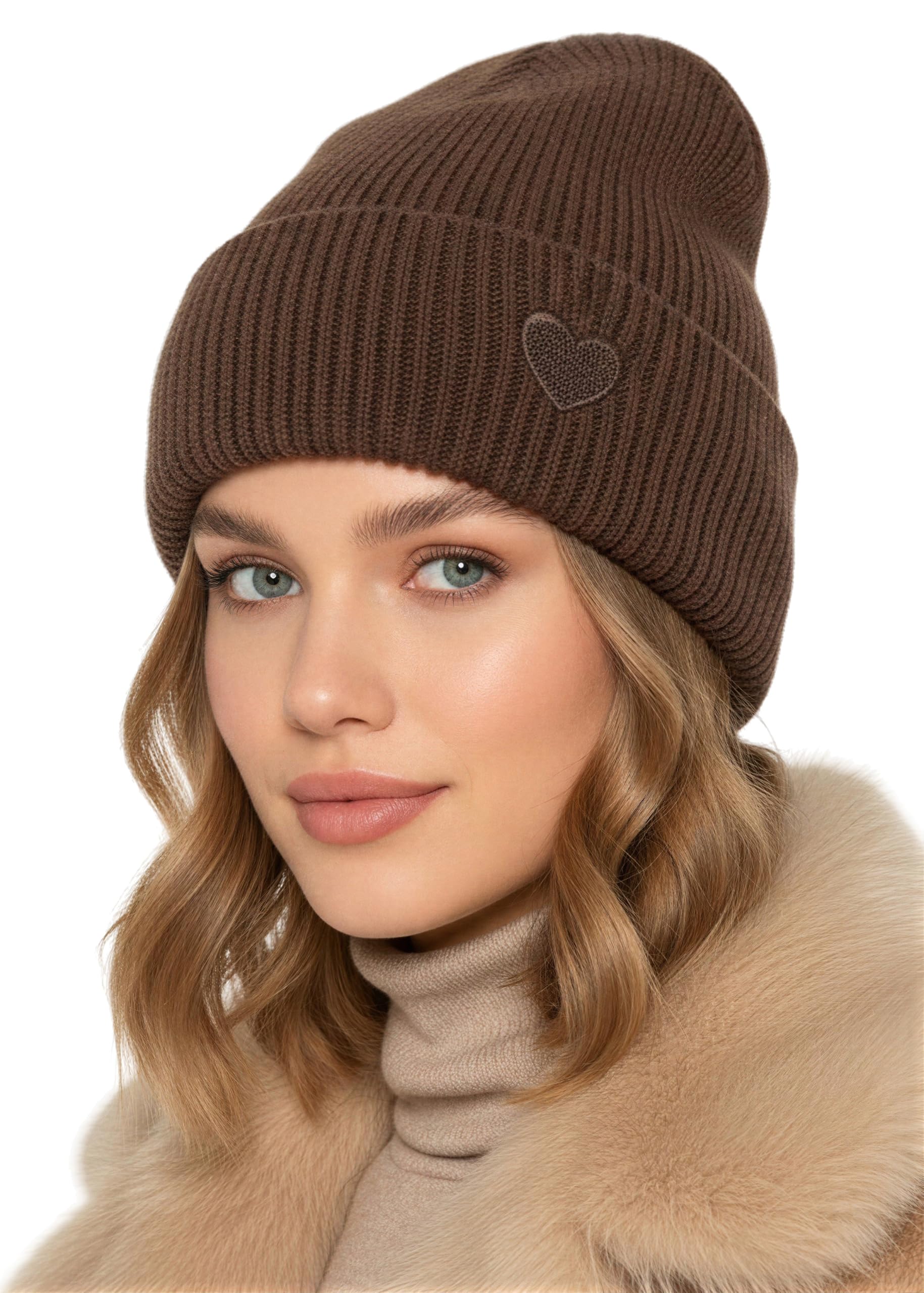 Baesics Beanie Mütze mit Herz-Detail – Warme Strickmütze für Damen & Herren