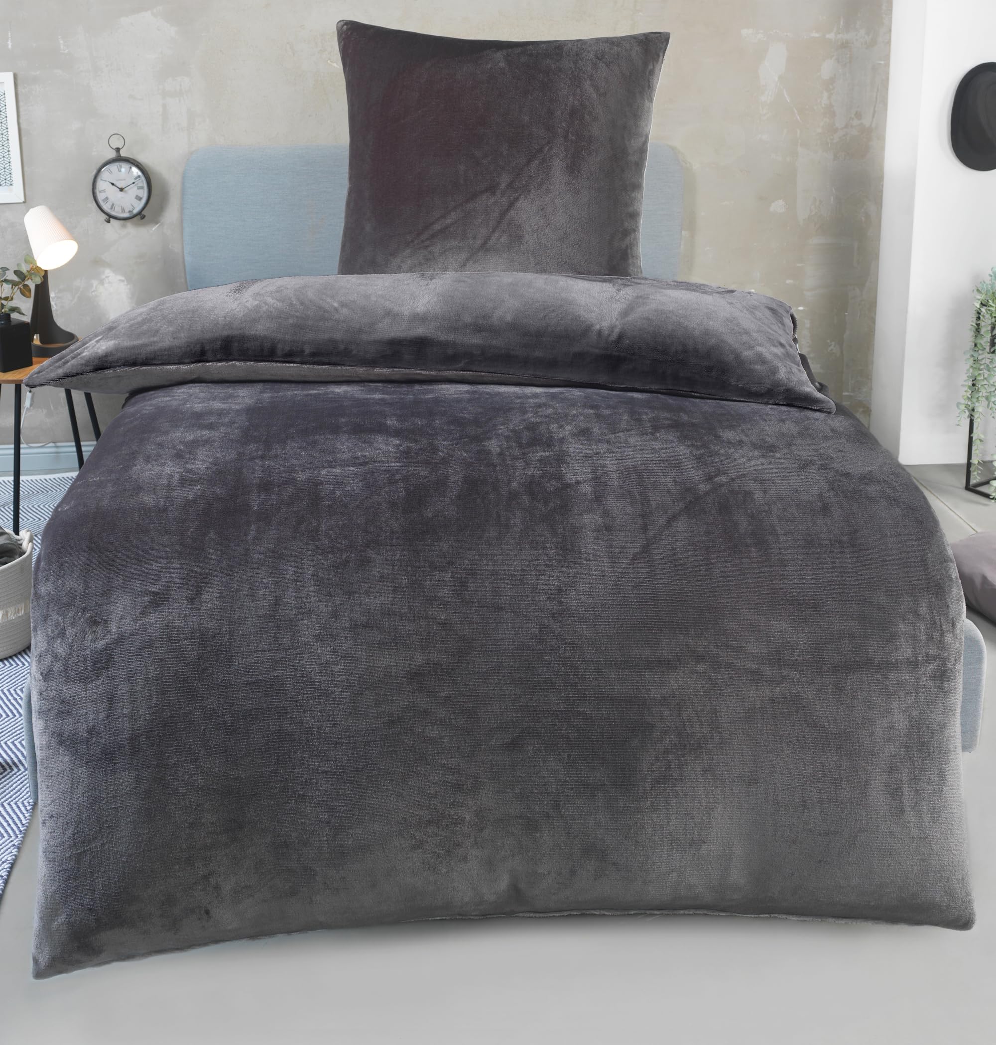 81SfyRJtdyL._SY2100_.jpg DreamHome Winter Plüsch Bettwäsche 135x200 Cashmere Touch – Kuschelig warmes Nicki-Fleece Bettset – Bild 1