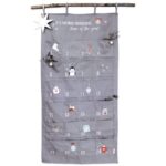Papierdrachen Adventskalender 2026 – Bestickter Wandteppich 120×60 cm Blau/Grau/Silber