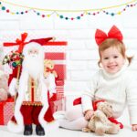 Uten Weihnachtsmann Figur 43 cm – Stehende Santa Claus Deko mit Geschenktüte & Bär – Bild 6