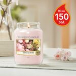 Yankee Candle Fresh Cut Roses groß – Duftkerze mit 150h Brenndauer für Zuhause – Bild 2
