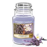 Yankee Candle Lavender Vanilla grosse Duftkerze – 150 Stunden Brenndauer für Entspannung
