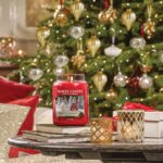 Yankee Candle Christmas Magic Duftkerze groß – 150 Stunden Brenndauer – Bild 2
