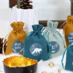 Papierdrachen Adventskalender 2026 – 24 Baumwoll-Stoffsäckchen mit Zahlenaufklebern & Jutekordel – Bild 3