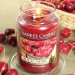 Yankee Candle Black Cherry Duftkerze gross – 150 Stunden Brenndauer im Glss – Bild 2