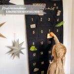 Papierdrachen Adventskalender 2026 – Bestickter Wandteppich Schwarz-Gold 120x60 cm – Bild 3