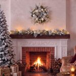 Valery Madelyn 46cm Weihnachtskranz mit 20 LED & Timer – Türkranz Weiss-Silber – Bild 2
