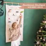 Papierdrachen Adventskalender 2026 – Bestickter Wandteppich Beige & Gold 120x60 cm – Bild 3
