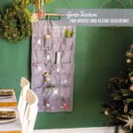 Papierdrachen Adventskalender 2026 – Bestickter Wandteppich 120×60 cm Blau/Grau/Silber – Bild 5