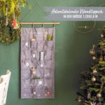 Papierdrachen Adventskalender 2026 – Bestickter Wandteppich 120×60 cm Blau/Grau/Silber – Bild 2
